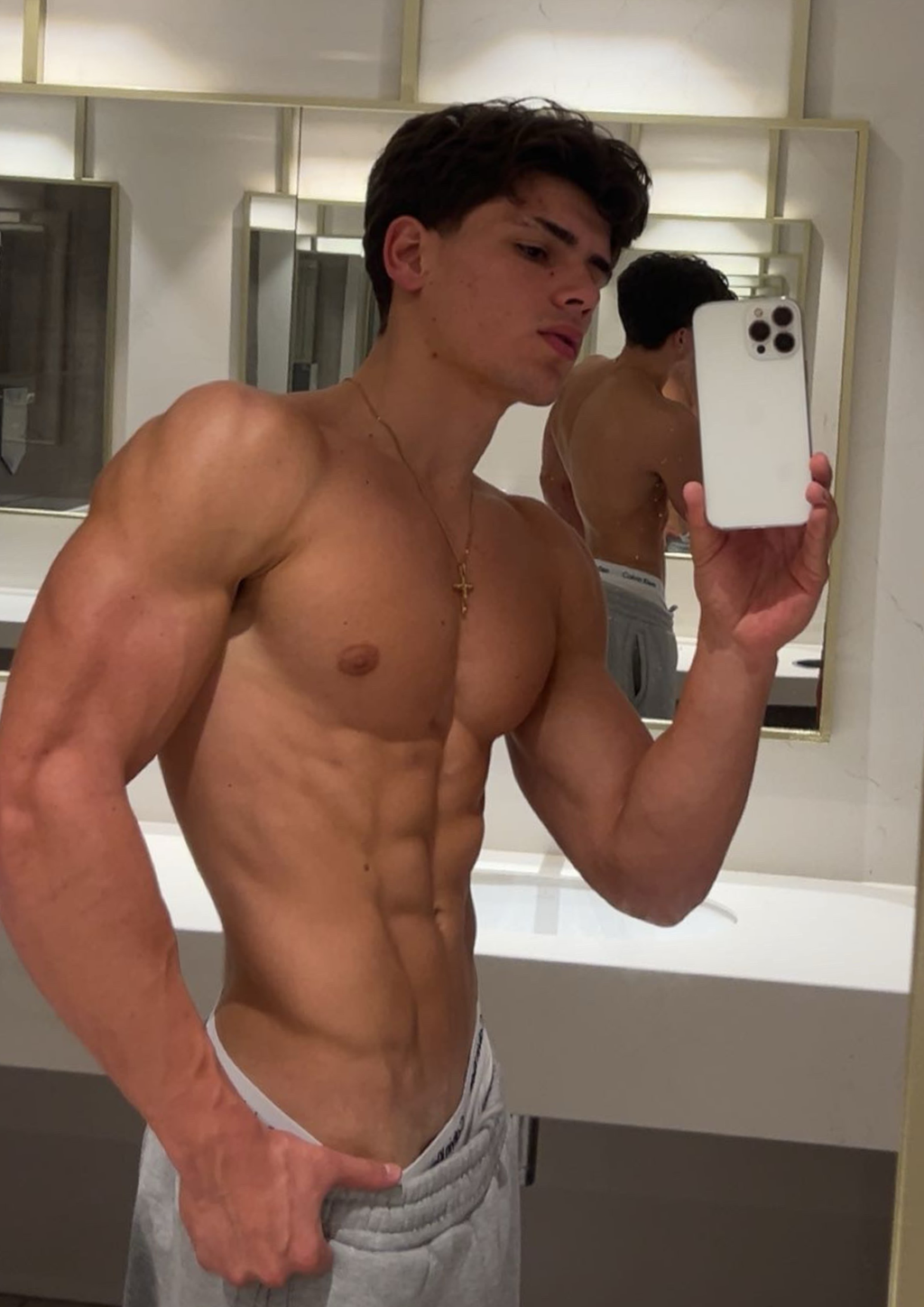 Christian’s Exact Gym Program + What He Eats in a Week